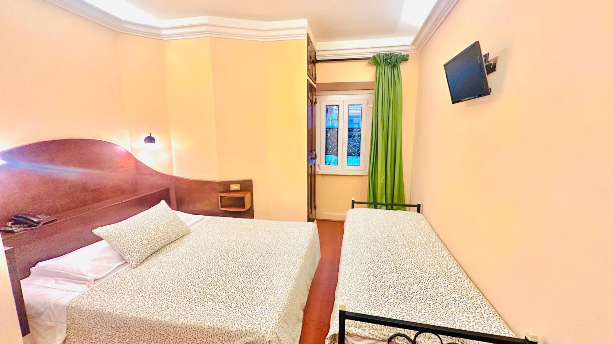 Hotel 4 Coronati Rome Luaran gambar