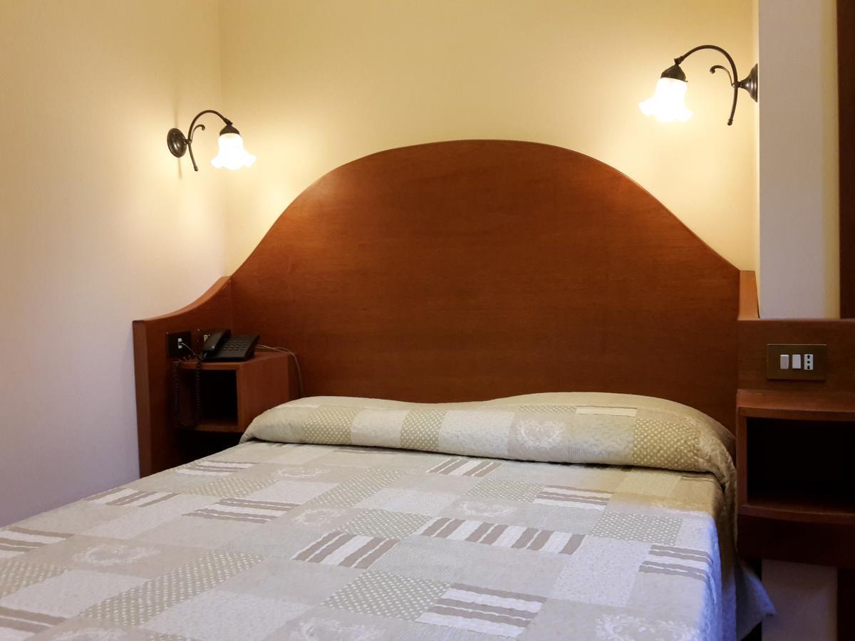 Hotel 4 Coronati Rome Luaran gambar