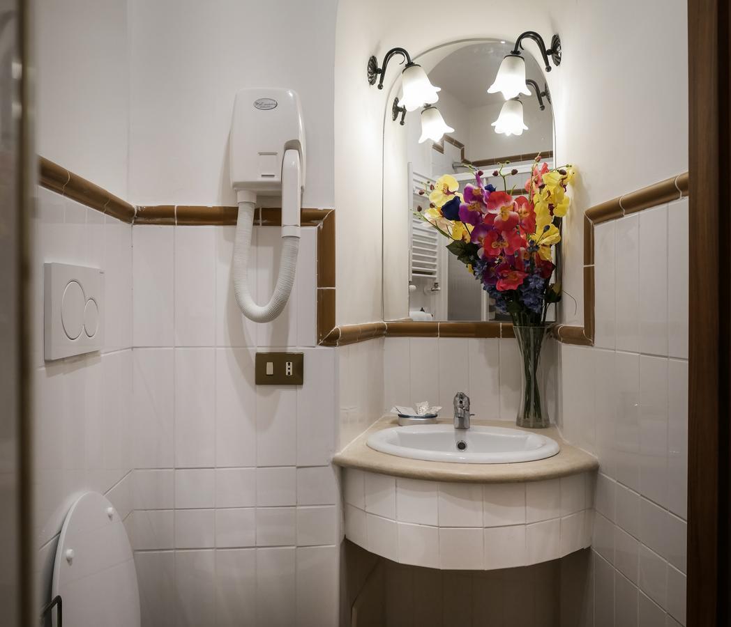 Hotel 4 Coronati Rome Luaran gambar